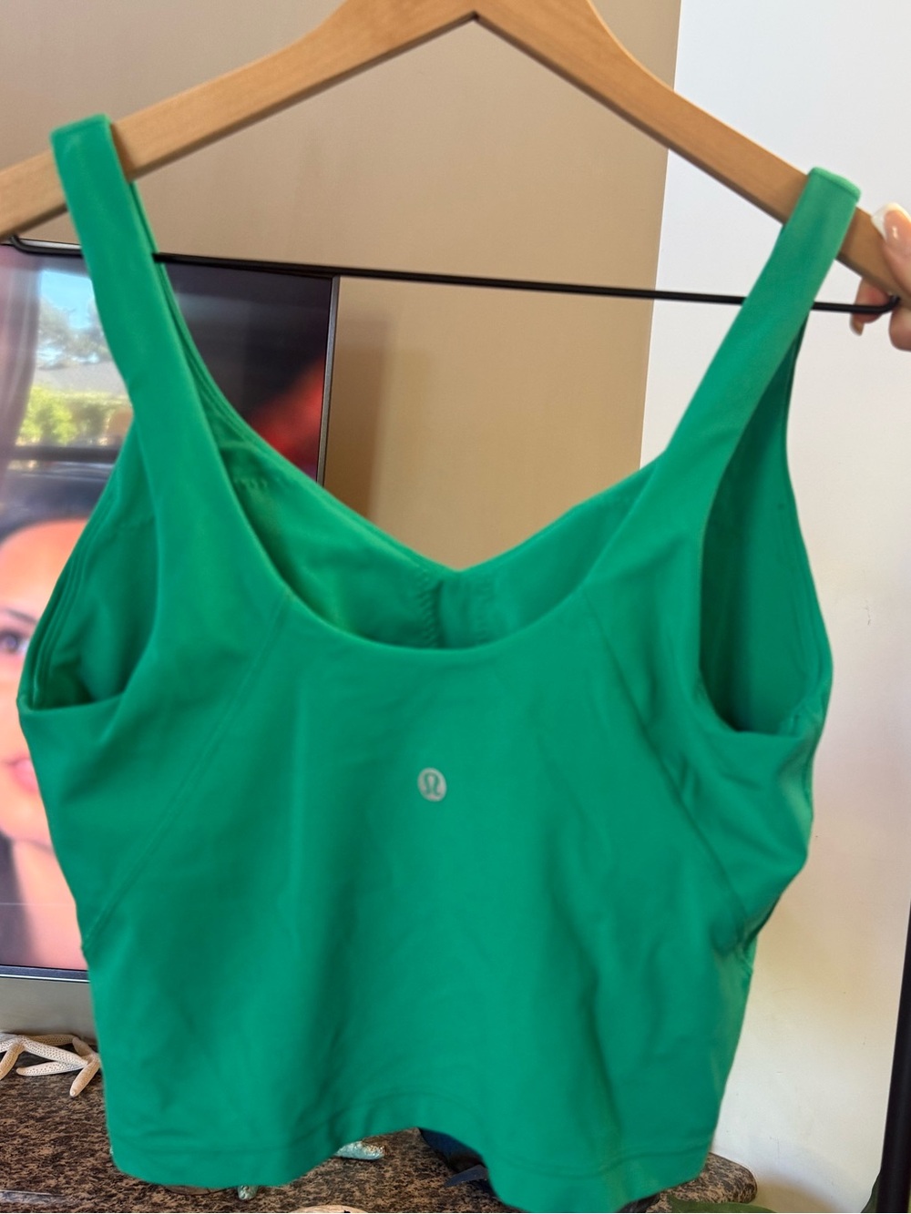 lululemon athletica Emerald Green V-Neck Tank - Picture 2 of 3